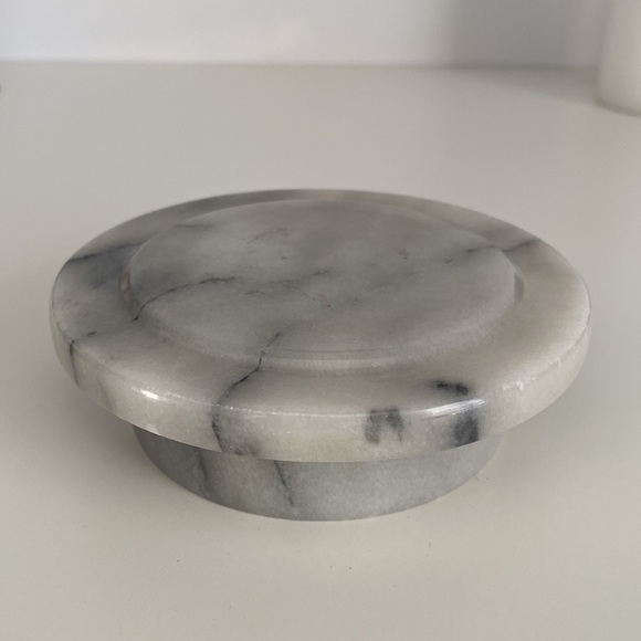 Marble candle holder with candle - Picture 5 of 7